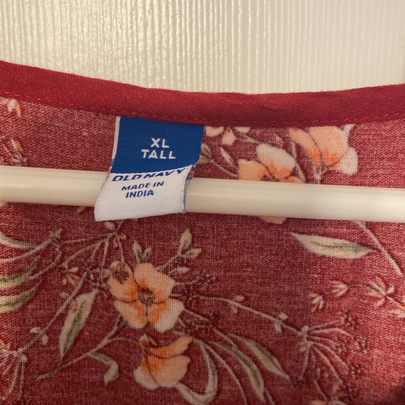 Old Navy Flowy Top - Picture 4 of 6